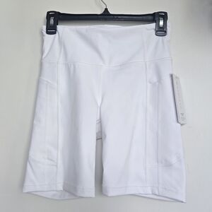 NWT Athleta Ultimate Stash II bike short